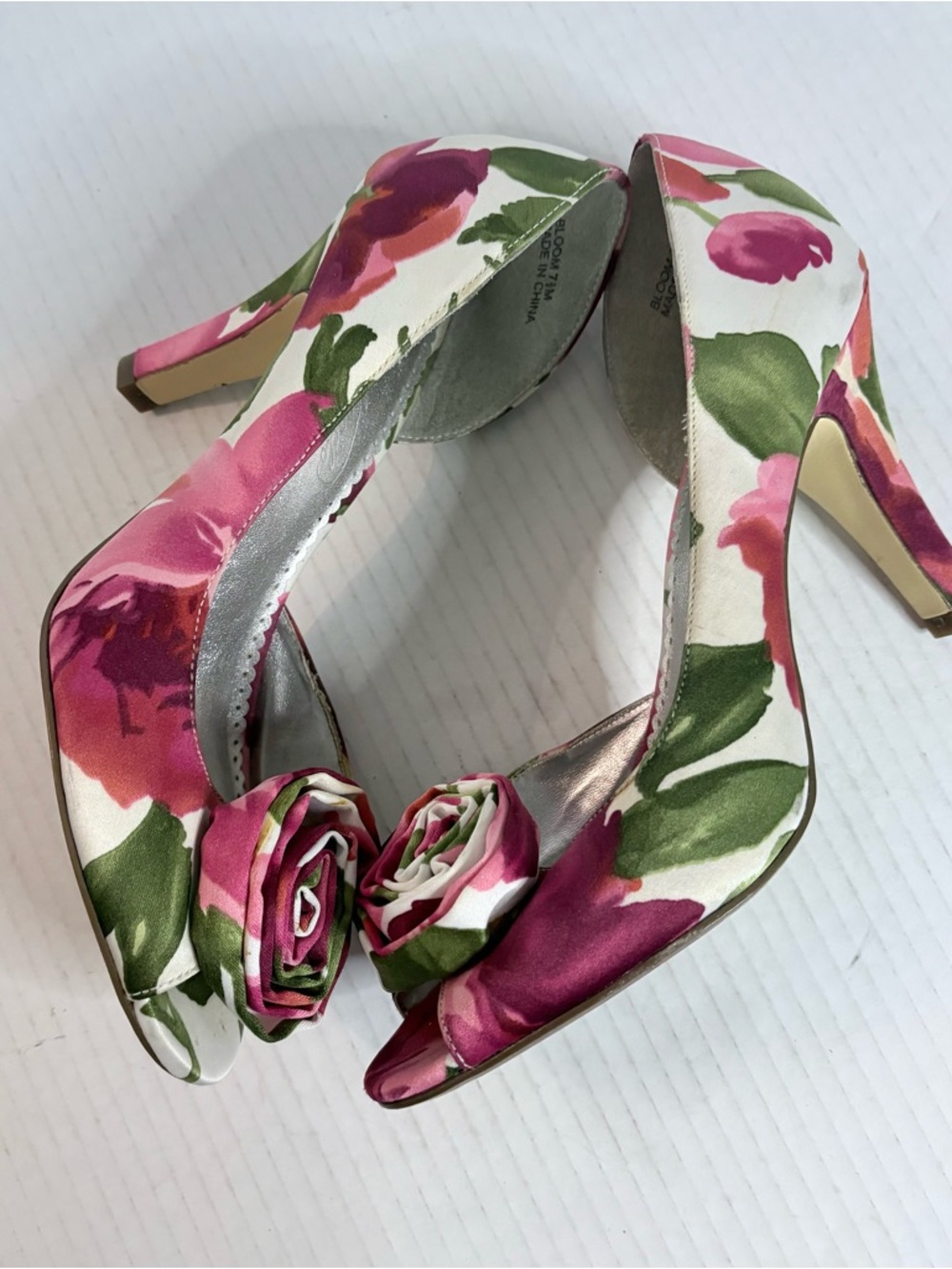 Women's Floral Bloom Satin Heel Sexy Cottage Core Size 7.5 - Picture 2 of 7